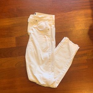 women’s white jeans